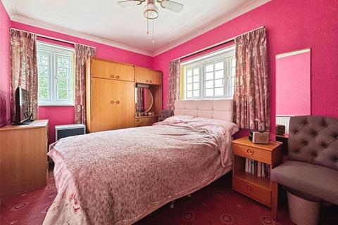 3 bedroom semi-detached house for sale, Well Hall Road, London SE9