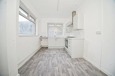 3 bedroom terraced house to rent, Abertillery Road, Abertillery, NP13