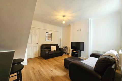 4 bedroom property to rent, Great Western Road, Gloucester, GL1