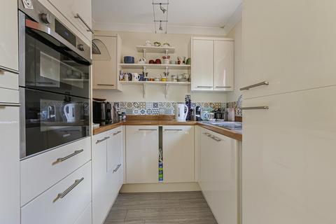 2 bedroom flat for sale, St Peter's Road, Bournemouth