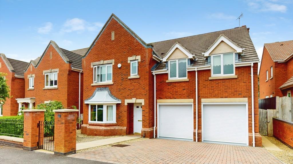 5 bedroom detached house for sale