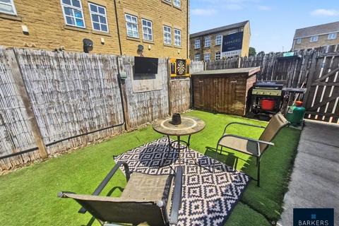 4 bedroom townhouse for sale, Brunswick Place, Heckmondwike