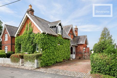 2 bedroom semi-detached house for sale, Tawney Lane, Stapleford Tawney
