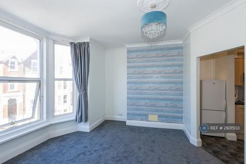 2 bedroom flat to rent, Waverley Grove, Southsea, PO4