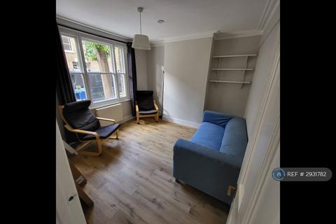 4 bedroom terraced house to rent, Henshaw Street, London, SE17