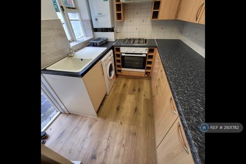 4 bedroom terraced house to rent, Henshaw Street, London, SE17