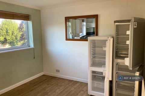3 bedroom flat to rent, Station Road, Sidcup, DA15