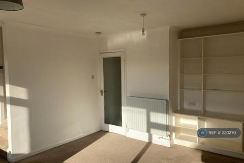 3 bedroom flat to rent, Station Road, Sidcup, DA15
