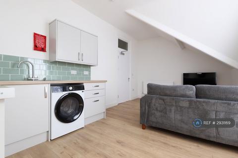 Studio to rent, St Thomas, Swansea, SA1