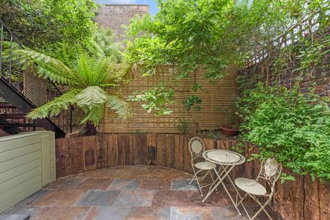 2 bedroom flat for sale, Montpelier Grove, NW5