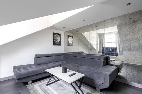 3 bedroom apartment to rent, Shandwick Place, Edinburgh
