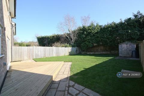 4 bedroom detached house to rent, The Almonds, Bearsted, ME14