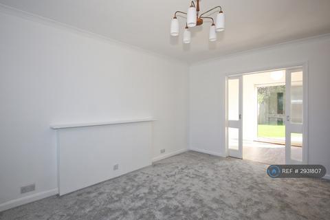 4 bedroom detached house to rent, The Almonds, Bearsted, ME14