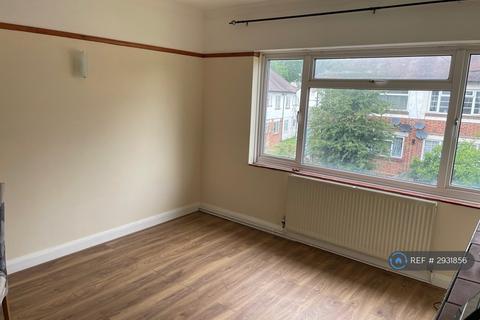 2 bedroom maisonette to rent, Alexandra Close, Harrow, HA2