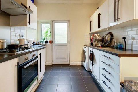 4 bedroom detached house to rent, 58A  Casella Road, New Cross Gate, Deptford, Peckham, London, SE14 5QL