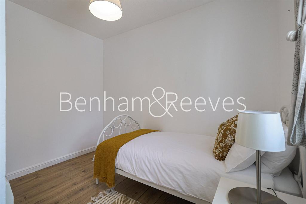 Apartment in London - More