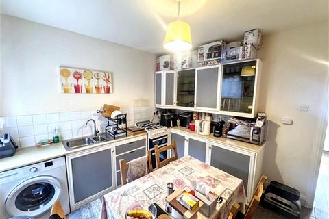 2 bedroom house to rent, Vernon Road, Stratford