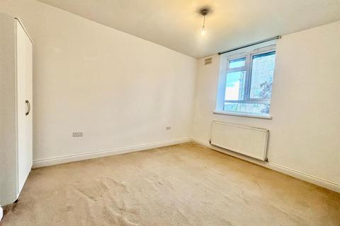 3 bedroom house share to rent, Freeling House, Dorman Way, London