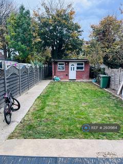 1 bedroom in a house share to rent, The Crossways, Hounslow, TW5