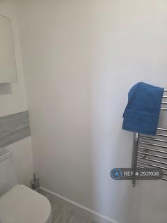1 bedroom in a house share to rent, Coniston Close, Erith, DA8