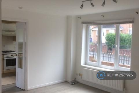 3 bedroom end of terrace house to rent, Mapledon Road, Manchester, M9