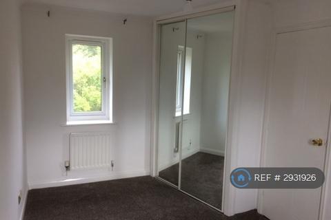 3 bedroom end of terrace house to rent, Mapledon Road, Manchester, M9