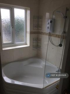 3 bedroom end of terrace house to rent, Mapledon Road, Manchester, M9