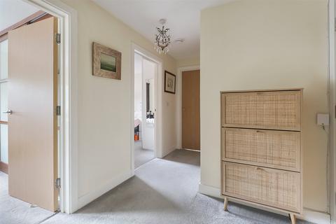 2 bedroom apartment for sale, Defoe Court, Reigate Road, Dorking, Surrey, RH4