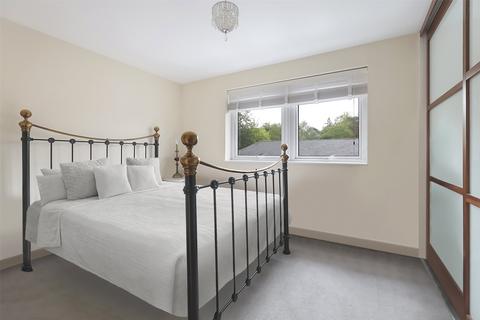 2 bedroom apartment for sale, Defoe Court, Reigate Road, Dorking, Surrey, RH4