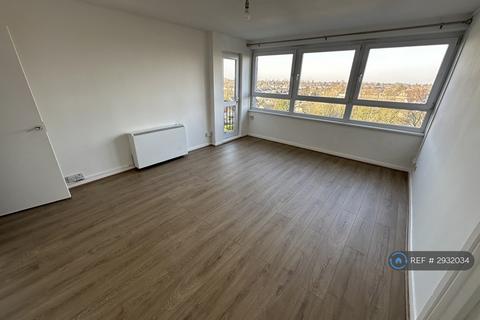 2 bedroom flat to rent, Haynes Park Court, Hornchurch, RM11