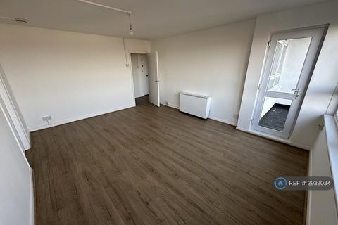 2 bedroom flat to rent, Haynes Park Court, Hornchurch, RM11