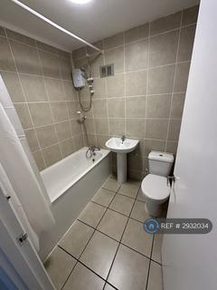2 bedroom flat to rent, Haynes Park Court, Hornchurch, RM11