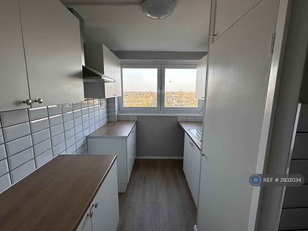 Apartment in Hornchurch - View 5