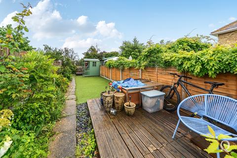 2 bedroom semi-detached house for sale, London Road, Lynsted, Sittingbourne, Kent, ME9
