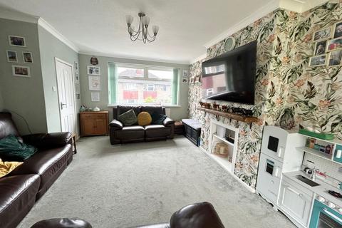 4 bedroom semi-detached house for sale, Park Close, Keighley, BD21