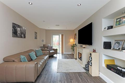 3 bedroom semi-detached house for sale, Asquith Avenue, Morley, LS27
