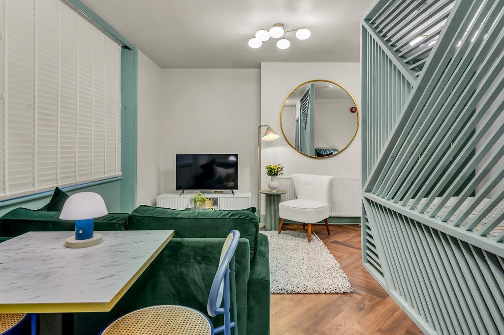 Apartment in London, Lot's Village, Earl's Court - View 2