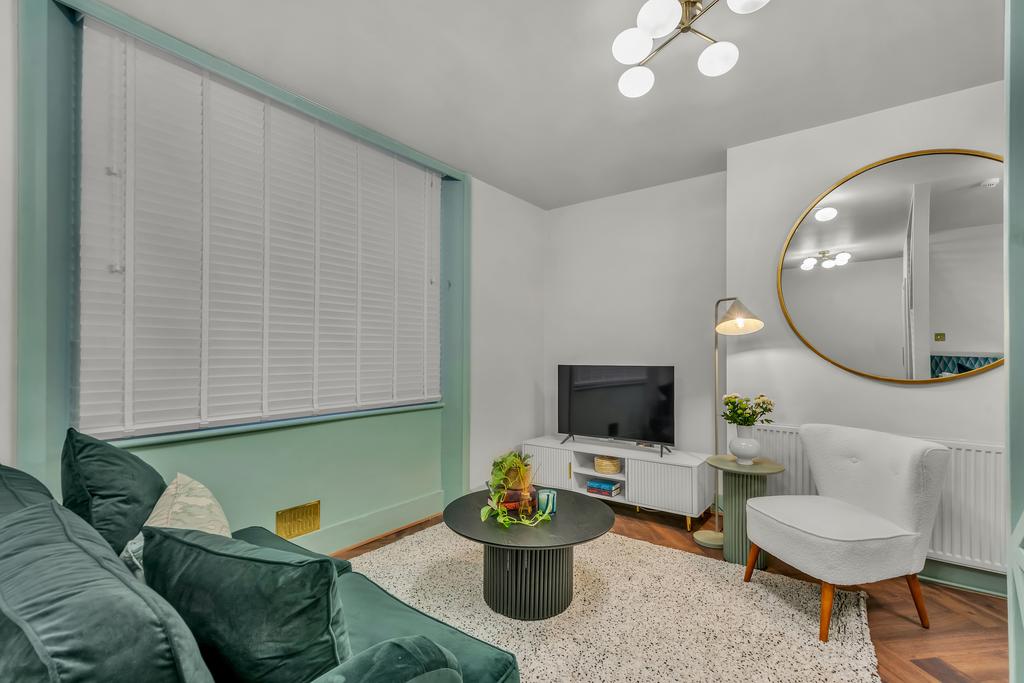 Apartment in London, Lot's Village, Earl's Court - View 3