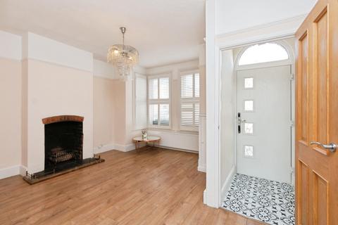 3 bedroom semi-detached house for sale, York Road, Farnborough, Hampshire, GU14