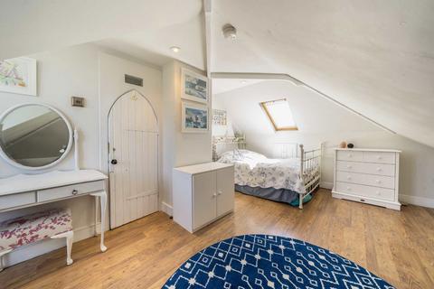 4 bedroom semi-detached house for sale, Elmfield Road, London SW17