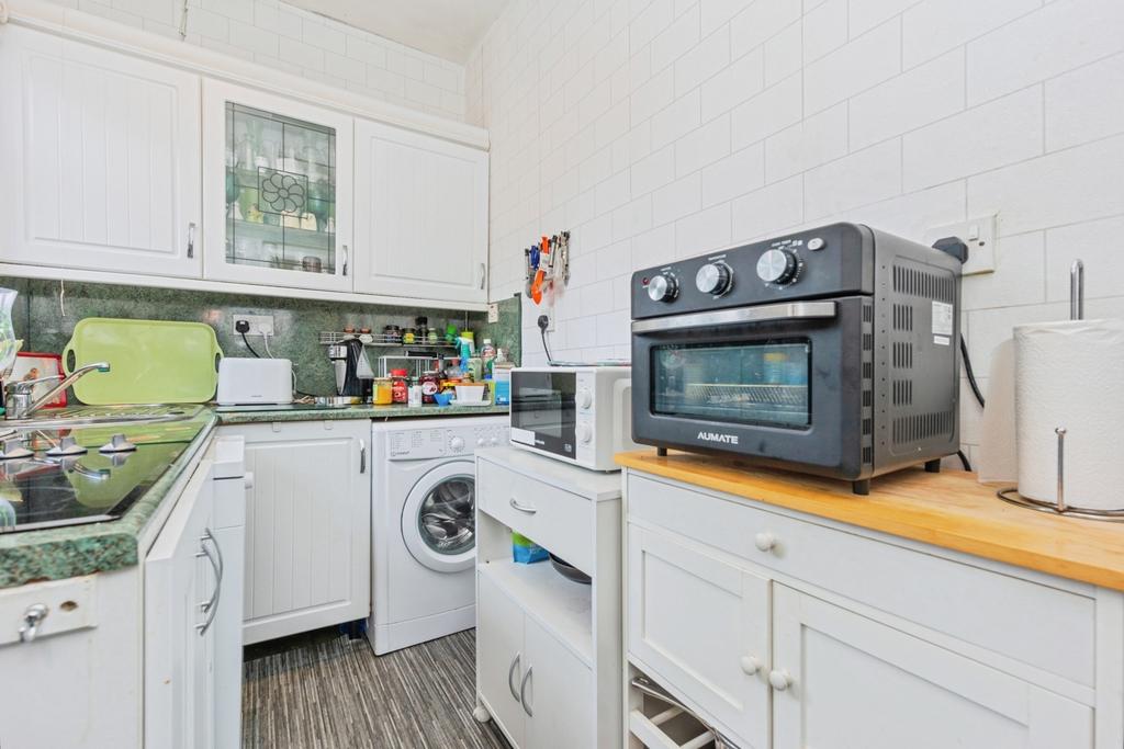 Lawrence Road, Urmston, Manchester, Greater Manchester, M41 - Widok 4