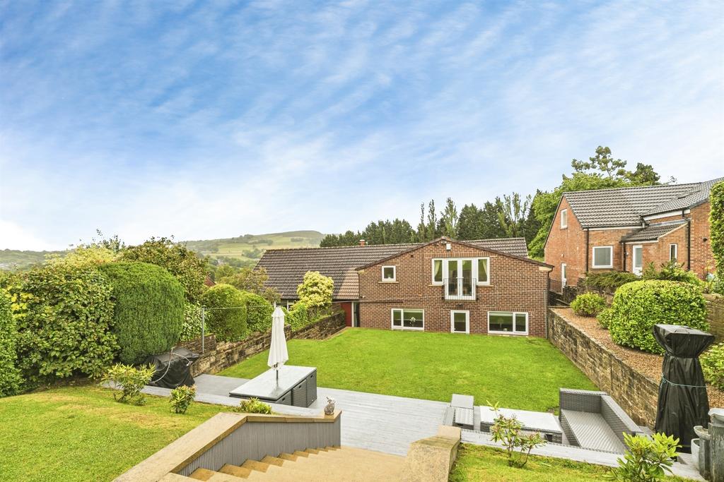 4 bedroom semi-detached house for sale