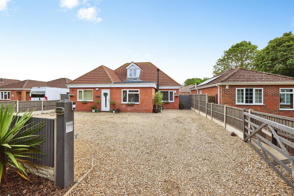 5 bedroom detached bungalow for sale