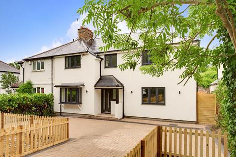 Portsmouth Road, Thames Ditton, KT7