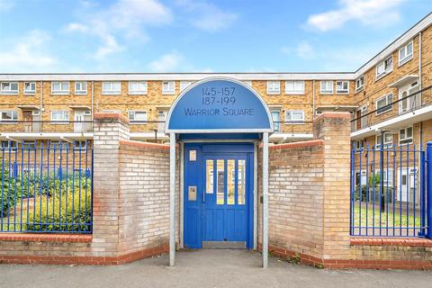 3 bedroom flat for sale, Warrior Square, London