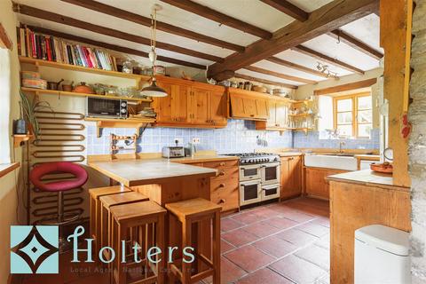 4 bedroom country house for sale, Cefnhir, Gladestry, Kington - Approx. 7 Acres