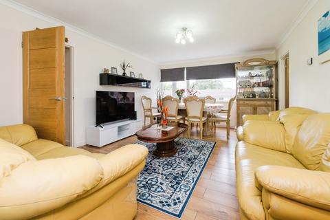 2 bedroom flat for sale, The Ridings Romford Road, CHIGWELL, Essex, IG7