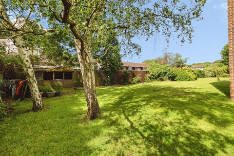 2 bedroom flat for sale, The Ridings Romford Road, CHIGWELL, Essex, IG7
