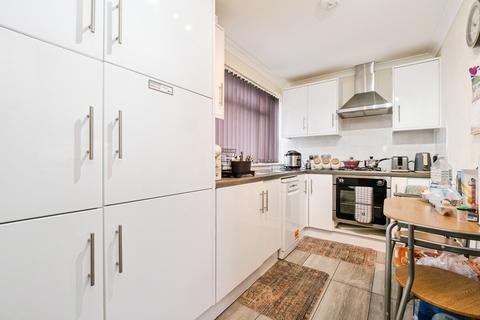 2 bedroom flat for sale, The Ridings Romford Road, CHIGWELL, Essex, IG7