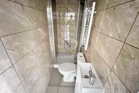 Studio to rent, Diamond Road, SL1